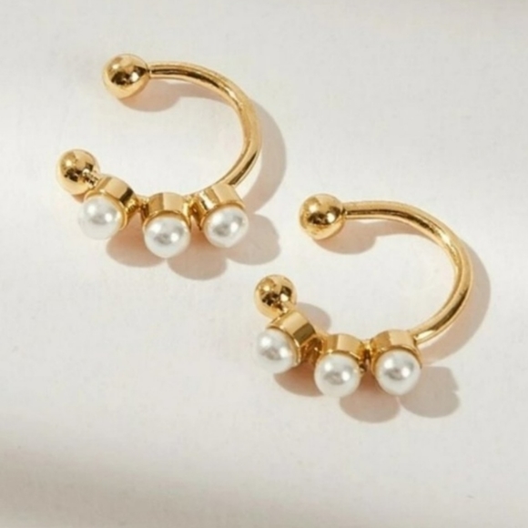 *Amanda* Cuff Earrings - Picture 2 of 3